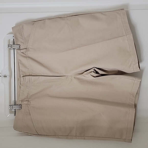 Lands' End Size 14P Khaki Shorts, 9" Inseam, Excellent Condition - Picture 1 of 11